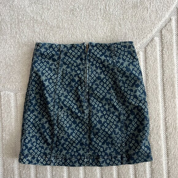 Free People Printed Mini Skirt, in size 4 🕊️ - Picture 4 of 4